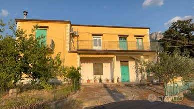 Vendita casa indipendente con terreno