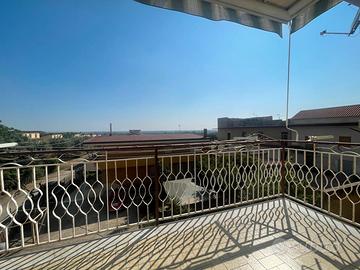 Appartamento 95 mq con box - vitulazio