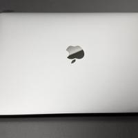 MacBook Pro 2017 - 16gb, 256 SSD, 2 thunderbolt 3