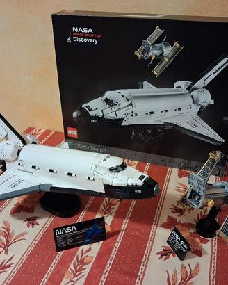 Lego icons 10283