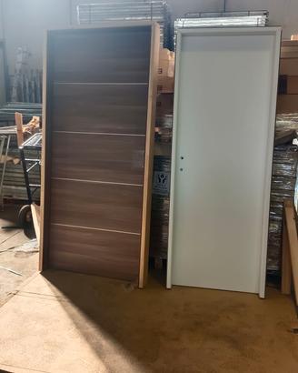 porte in legno con cassa.