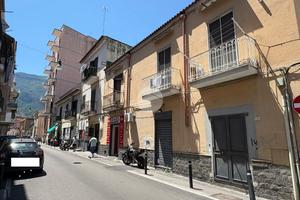 MONOLOCALE A CASTELLAMMARE DI STABIA