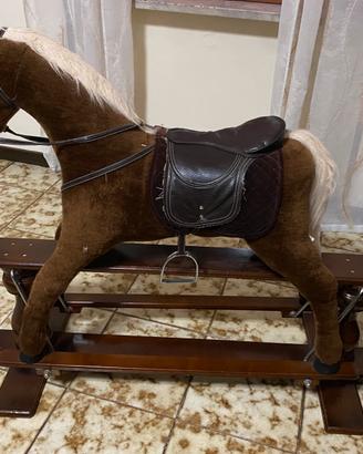 Cavallo a dondolo