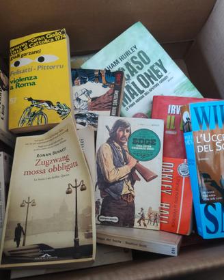 Più di 200 libri di tutti i generi