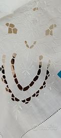 Lenzuolo e Federe Puro Lino Ricami e Intaglio 