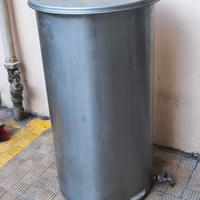 Fusti contenitori per olio o vino