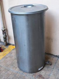 Fusti contenitori per olio o vino