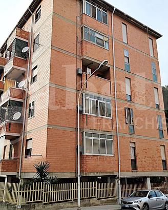 Quadrivano con posto auto e cantina