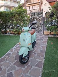 Vespa ET4 del 1998.