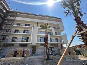 4 LOCALI A SAN NICOLA LA STRADA