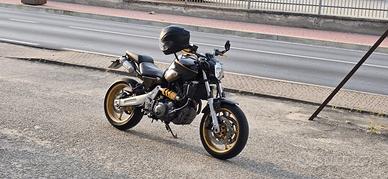 Moto Yamaha MT3
