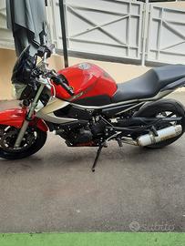 Moto yamaha XJ6 2010