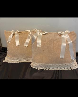 Coppia Cuscini Shabby Chic Velluto e Pizzo - Come 