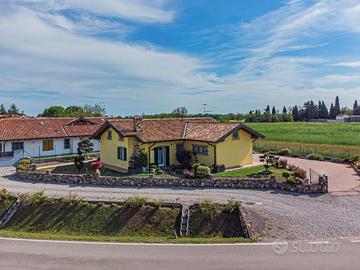 VILLA SU PIANO UNICO CON GIARDINO