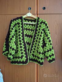 vari cardigan fatti ad uncinetto 