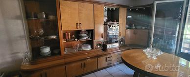 Stanza da pranzo o angolo bar