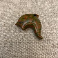 Charm delfino in unakite