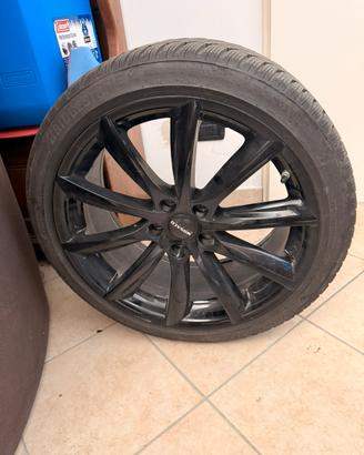 Cerchi Monaco 19” nero lucido con gomme Bridgeston