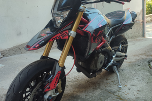 Aprilia Dorsoduro 750 Factory