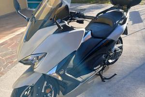 Scooter TMAX