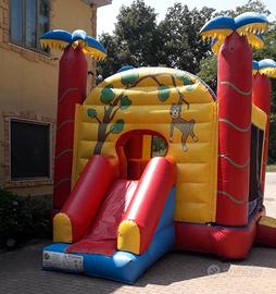 Gioco gonfiabile usato per bambini con scivolo
