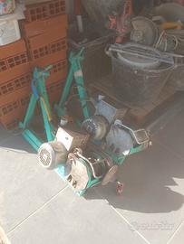 Montacarichi e tagliapiastrelle