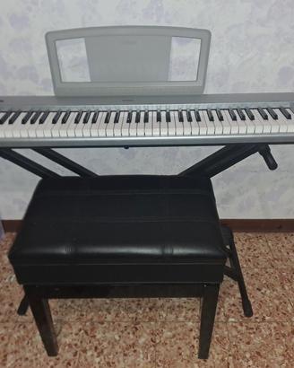Tastiera Yamaha con sgabello