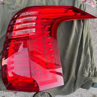 Fanali posteriori Peugeot 5008 (anno 2010/11)