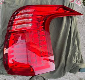 Fanali posteriori Peugeot 5008 (anno 2010/11)