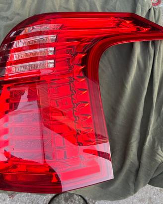 Fanali posteriori Peugeot 5008 (anno 2010/11)