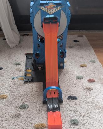 Mega Garage Hot wheels