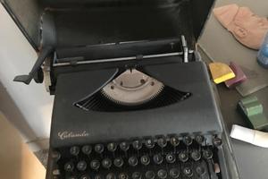 Macchina da scrivere d ' epoca