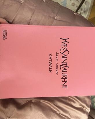 Yves Saint Laurent libro arredo