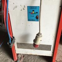 Carica batterie carrello elevatore Nuova Elettra
