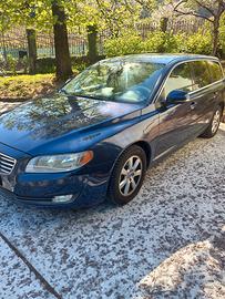 Volvo V70,- 2014 -,4,814 lunghezza , 260 000km  se