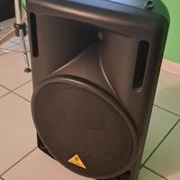 1 cassa amplificata Beringher con asta reggi cassa