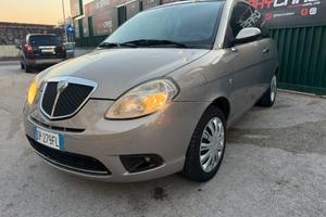Lancia Ypsilon 1.3 MJT 75 CV Platino