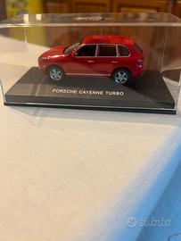 Modellino in scala Porche Cayenne turbo