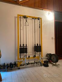 Attrezzo cavi palestra