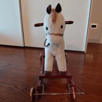 Cavallo a dondolo in legno per bambini