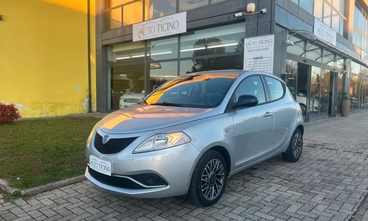 Lancia Ypsilon 1.2 69 CV 5 porte Platinum