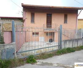 CARINI: PANORAMICO APPARTAMENTO IN VILLA CON