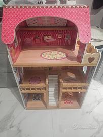 casa delle bambole in legno