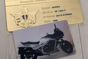 honda vf1000f anno 85  targa oro 
