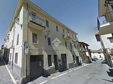 3 LOCALI A GASSINO TORINESE