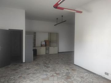 Silea ufficio 1° piano mq. 50 - E. 350,00 mese