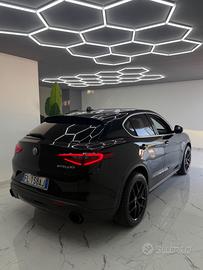 Alfa Romeo Stelvio 2.0 Turbo 280 CV AT8 Q4 Super