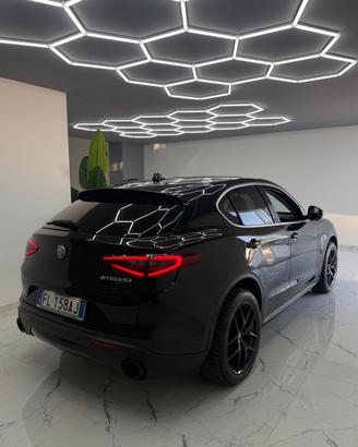 Alfa Romeo Stelvio 2.0 Turbo 280 CV AT8 Q4 Super