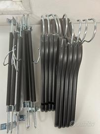 Grucce in legno nere