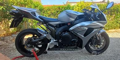Honda CBR 1000 rr Fireblade 2006